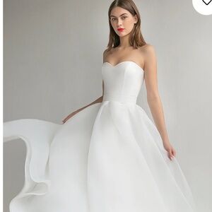 Wedding Dress - Tea-Length by Unona